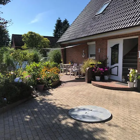 Апартаменты Gemuetliches Inselnest Mit Grosser Terrasse Nahe Nordsee& Hafen Тённинг